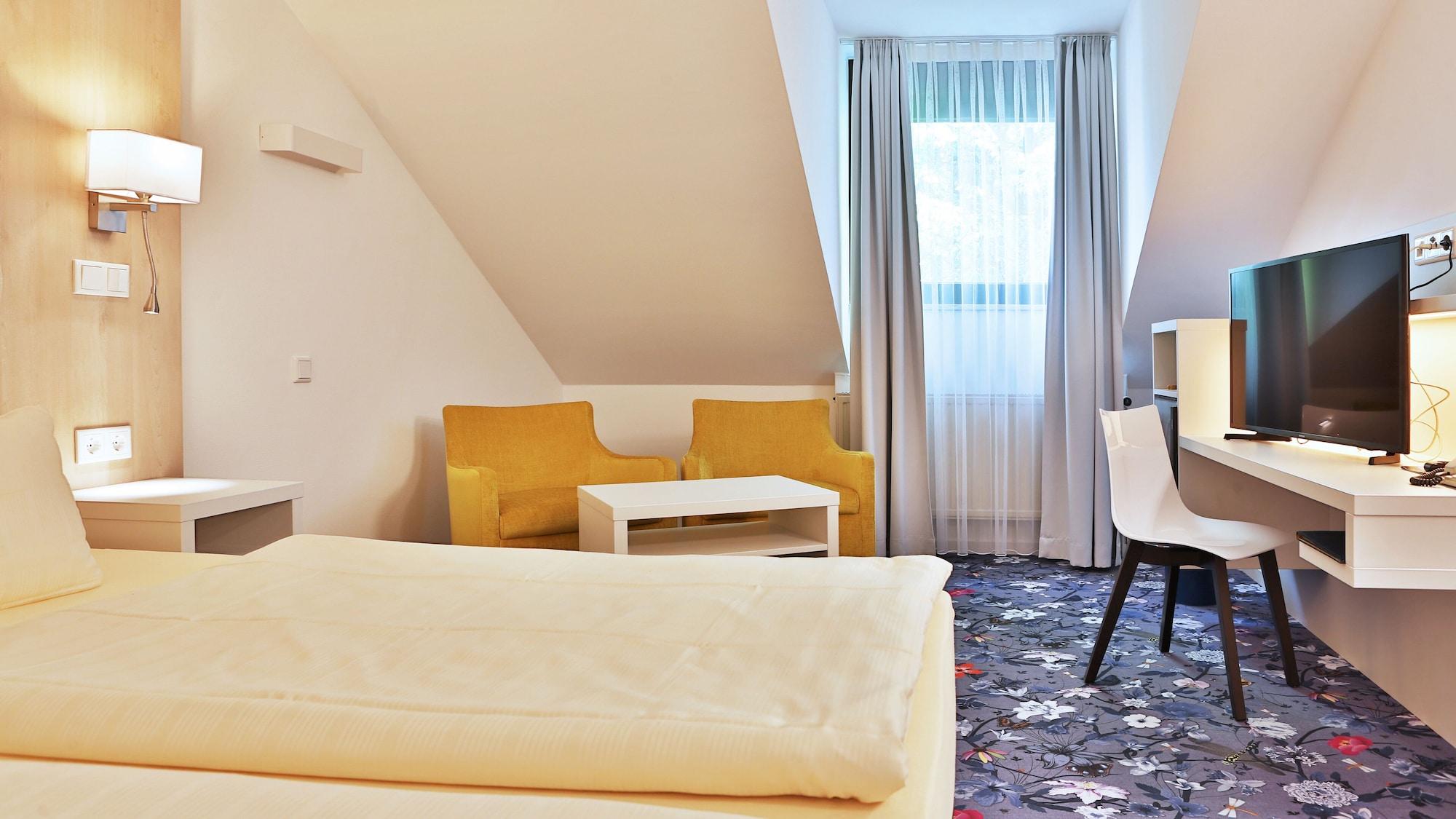 Hotel Zum Loewen Mörfelden-Walldorf Екстериор снимка