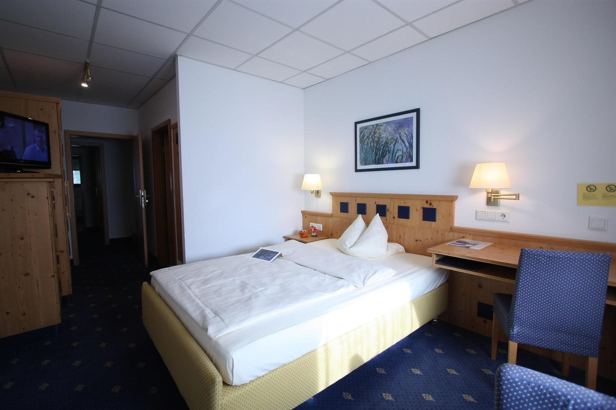 Hotel Zum Loewen Mörfelden-Walldorf Екстериор снимка