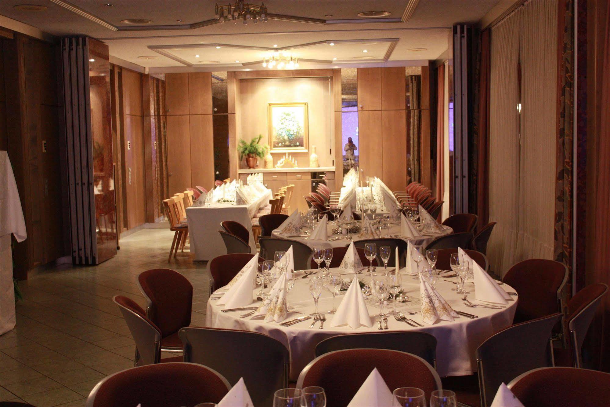 Hotel Zum Loewen Mörfelden-Walldorf Екстериор снимка