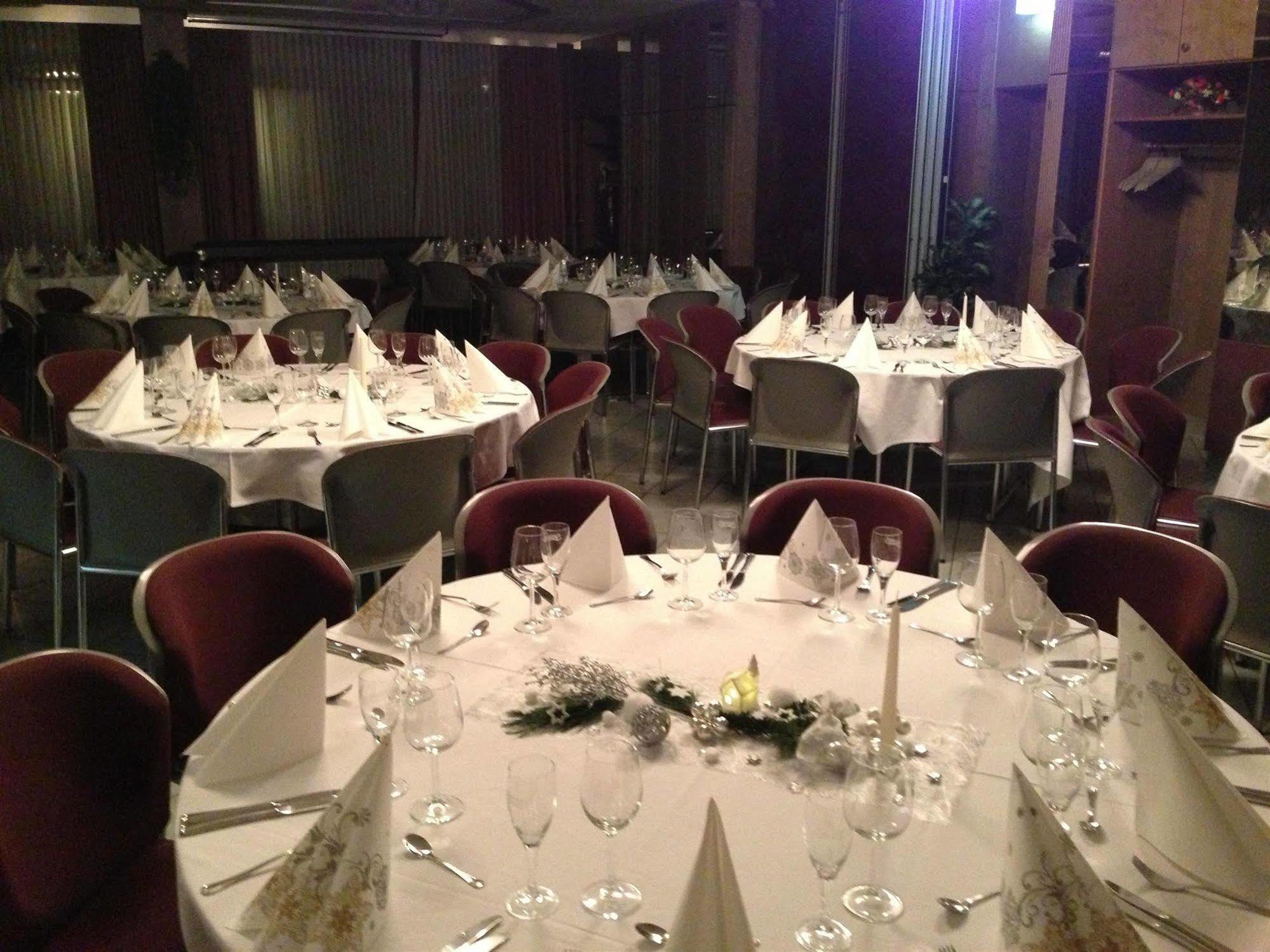 Hotel Zum Loewen Mörfelden-Walldorf Екстериор снимка